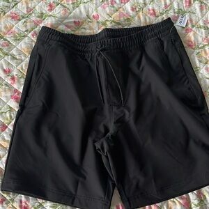 Men’s Old Navy Go Water Repellant black shorts large
